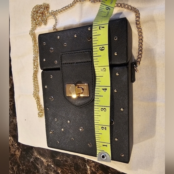 SNOB Essentials Black Box Crossbody Bag - Picture 9 of 13